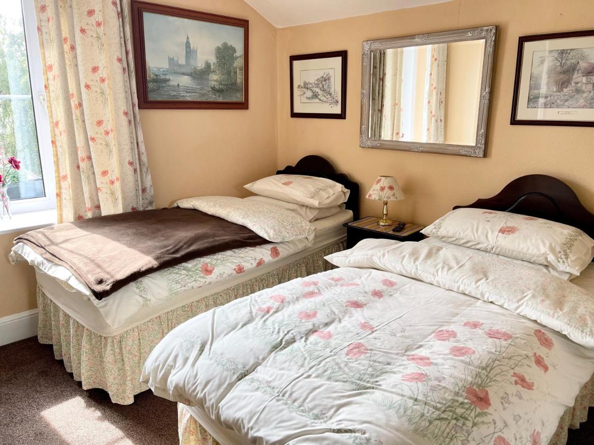Apsley Villa Guest House. Сайренстер Экстерьер фото