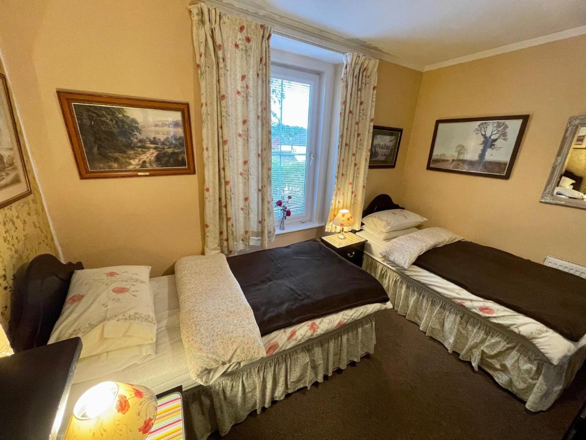 Apsley Villa Guest House. Сайренстер Экстерьер фото